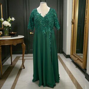 Emerald Green Lace Formal Gown Plus Size Wedding Guest Mother Evening Dress